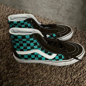 Hi Top checkerboard VANS